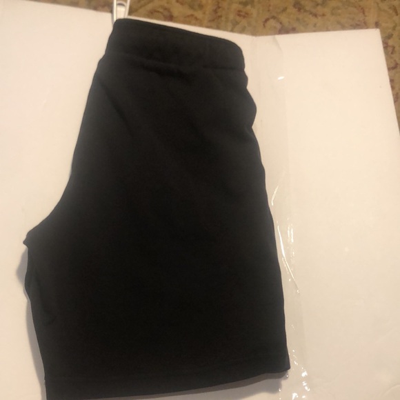 Woman’s tech jersey Calvin Klein stretch shorts - Picture 7 of 9